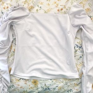 BOOHOO WHITE OFF THE SHOULDER RUCHED LONG SLEEVE TOP